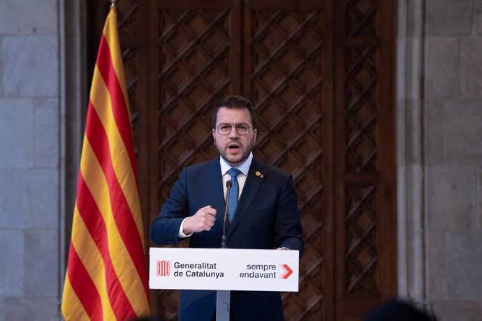 El presidente de la Generalitat, Pere Aragonès, convoca elecciones anticipadas en Catalunya para el 12 de mayo de 2024.