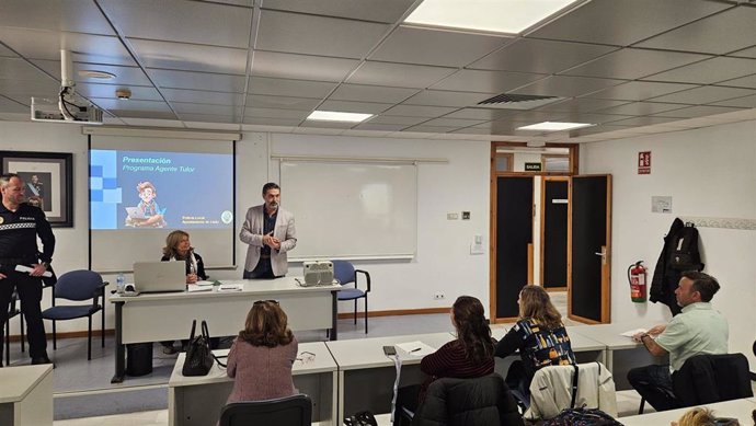 Presentación del programa Agente Tutor para colegios e institutos de Cádiz