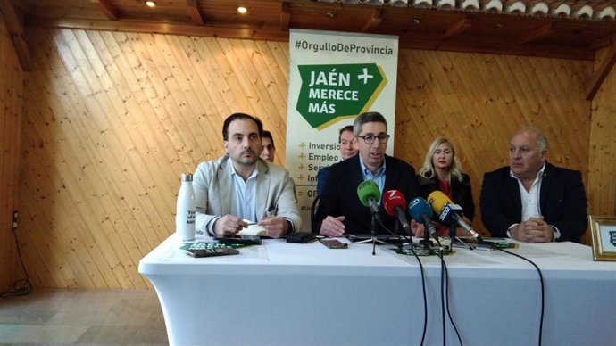 Rueda de prensa de JM+ sobre negociaciones con el PSOE para la moción de censura
