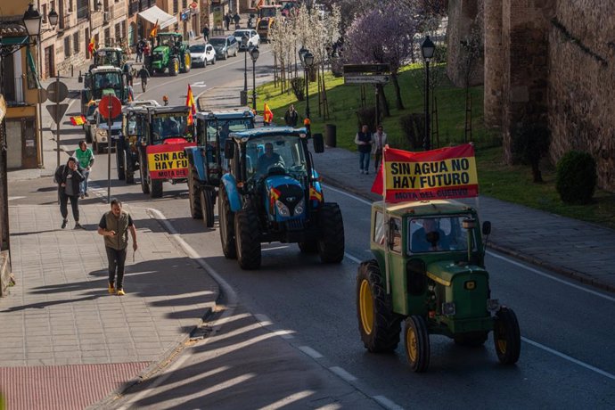 Tractorada en Toledo convocada por Unión de Uniones.