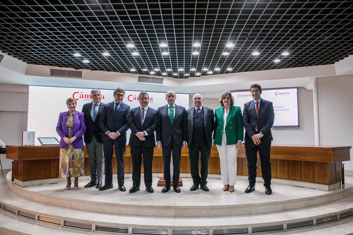 Mariano León, reconocido con la medalla de oro de la Cámara de Comercio tras 13 años al frente de la de Ciudad Real.