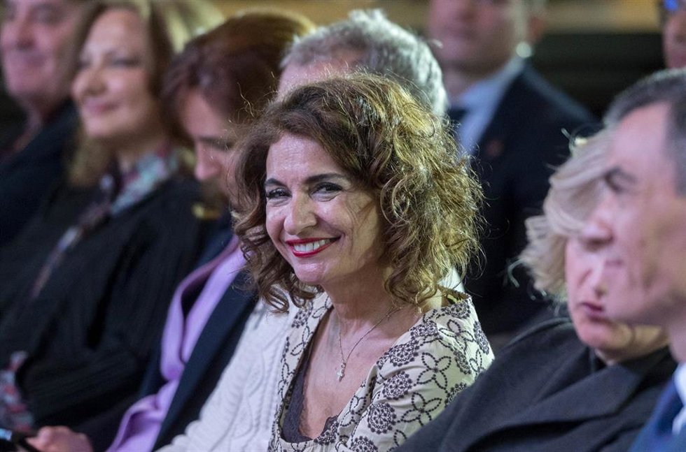 La vicepresidenta primera y ministra de Hacienda, María Jesús Montero, durante el acto 'El día en que empezamos a vencer', en el Instituto Cervantes, a 13 de marzo de 2024, en Madrid (España).