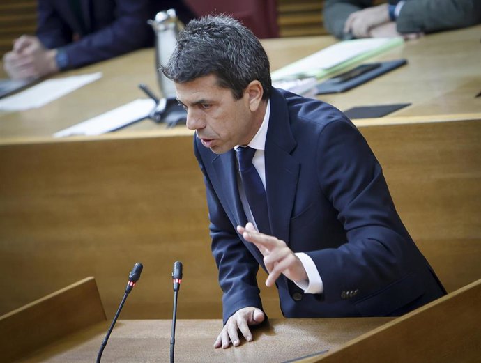 El 'president' Carlos Mazón en la sesión de control