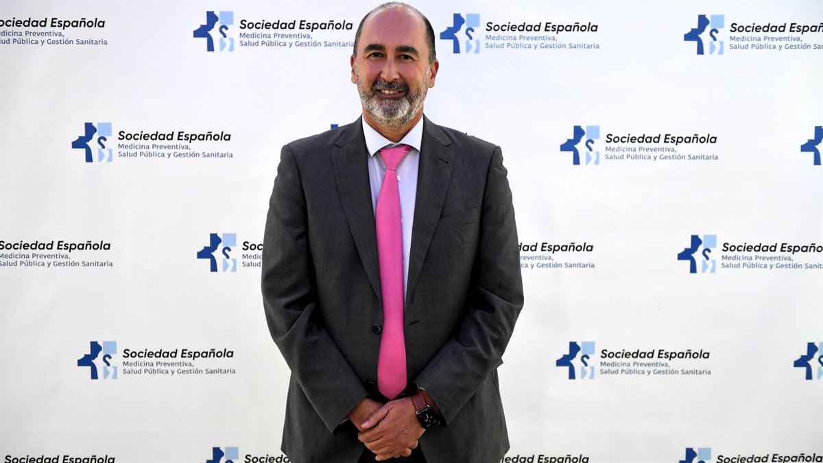 Health appoints Manuel García de la Vega as the new administrative director of the Juan Ramón Jiménez Hospital in Huelva.