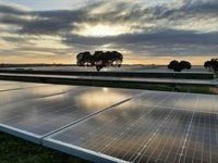 Iberdrola y FCC amplían su colaboración al reciclaje industrial de paneles fotovoltaicos