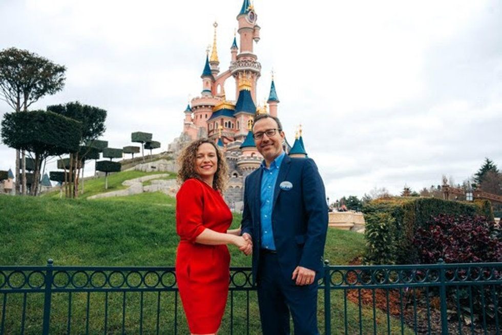 Iberia renueva su acuerdo con Disney como aerolínea preferente y añade dos nuevos destinos.