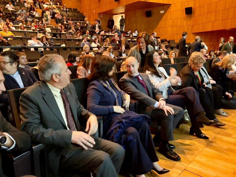 El delegado del Gobierno en Aragón, Fernando Beltrán, en la inauguración del Congreso de Periodismo de Huesca.