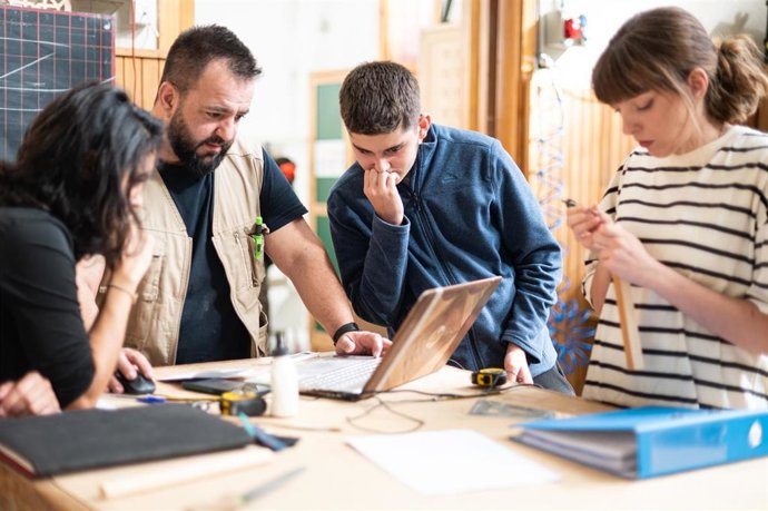 Archivo - La Comunitat Valenciana lidera la convocatoria de Orientación de CaixaBank Dualiza y FPEmpresa con cuatro proyectos