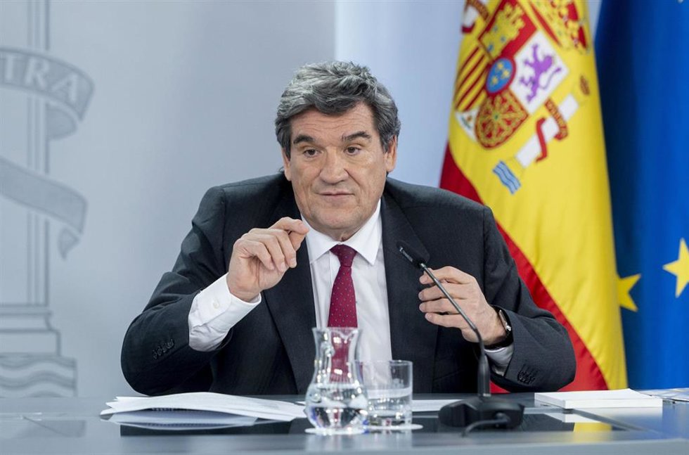El ministro de Transformación Digital y Función Pública, José Luis Escrivá, durante una rueda de prensa posterior a la reunión del Consejo de Ministros, en el Palacio de la Moncloa, a 12 de marzo de 2024, en Madrid (España). 