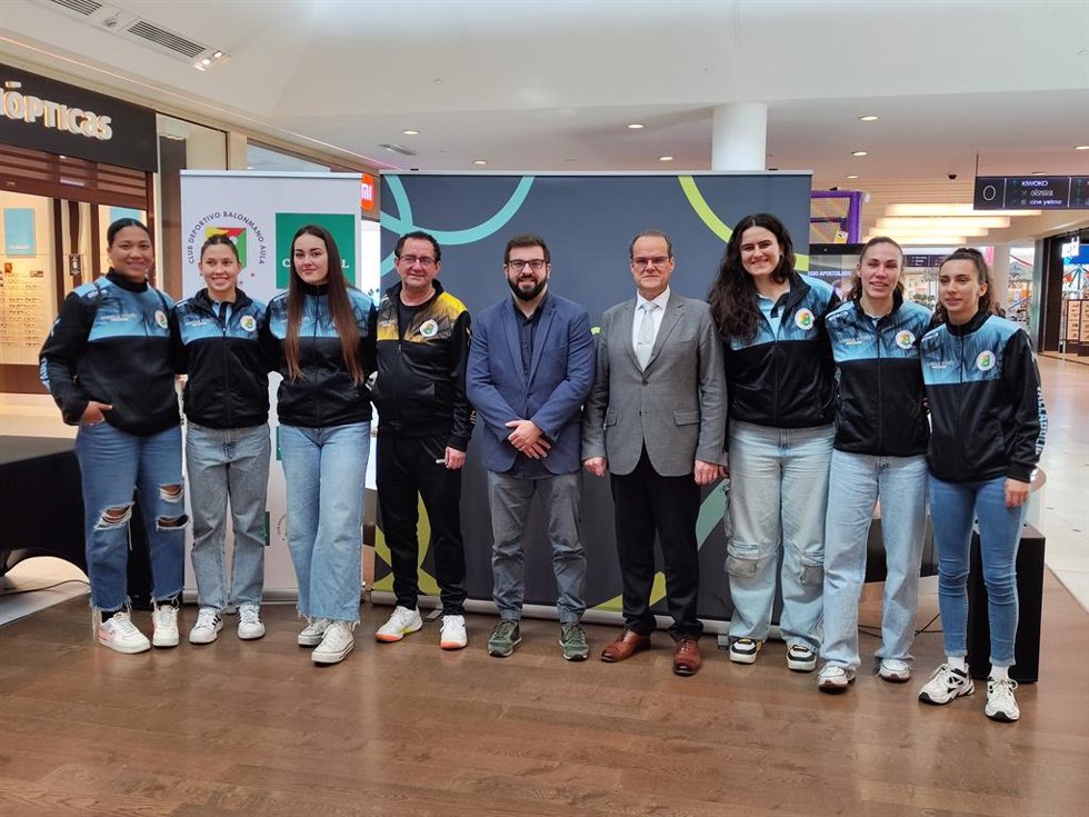 Presentación acuerdo entre Vallsur y el CD Balonmano Aula Cultural