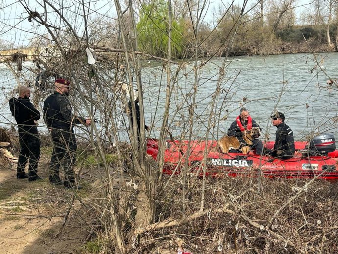 La Policía prosigue en el río Ebro la búsqueda de Javier Márquez
