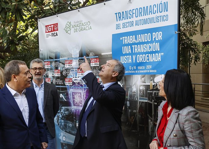 El ministre d'Indústria i Turisme, Jordi Hereu, en l'acte 'Transformació del sector automobilístic' organitzat per UGT a València