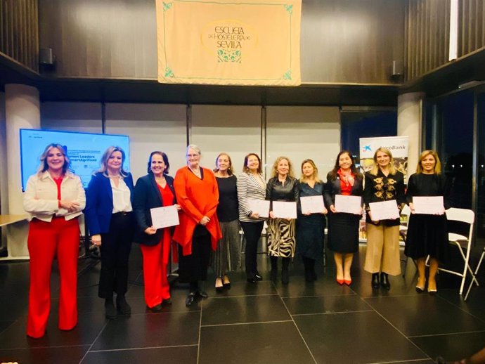 La consejera de Agricultura, Pesca, Agua y Desarrollo Rural, Carmen Crespo, ha sido una de las diez galardonadas con el premio 'Mujer Top Agrifood'.