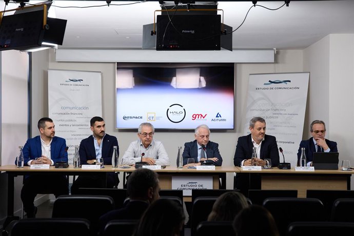 El coCEO de B2Space, Víctor Monter; el CEO de CT, David Prieto, el CTO de HALO Space, Alberto Castrillo, el CEO de HALO Space, Carlos Mira, el director general de Espacio de GMV, Enrique Fraga, y el director de Comunicación de Aciturri, Nacho Fernández.