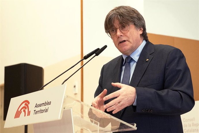 El presidente del Consell de la República, Carles Puigdemont, interviene durante la constitución de la Asamblea Territorial del Consell de la República, a 2 de marzo de 2024, en Latour-Bas-Elne (Francia)