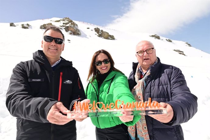 La estación de esquí de Sierra Nevada recibe de los hosteleros el premio 'WeLoveGranada'