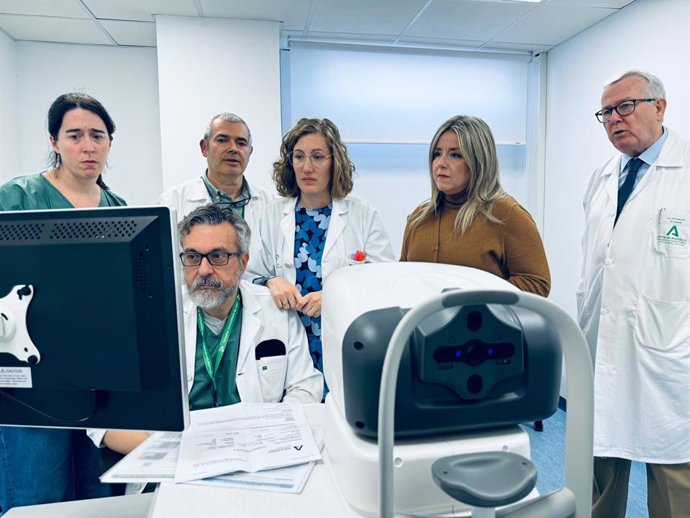 Visita al servicio de Oftalmología del Hospital de Jaén.