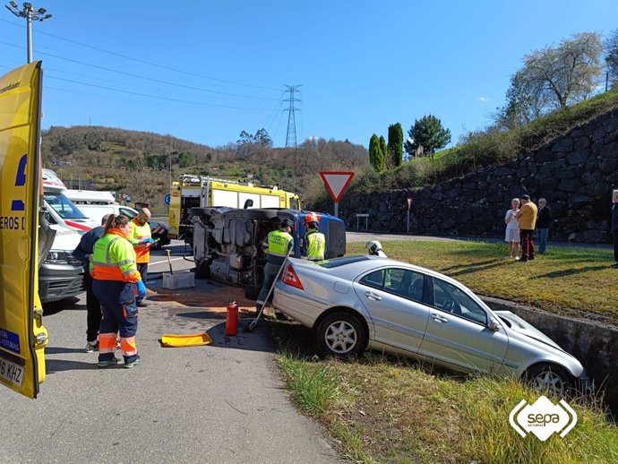 Accidente de tráfico en Ribera de Arriba.