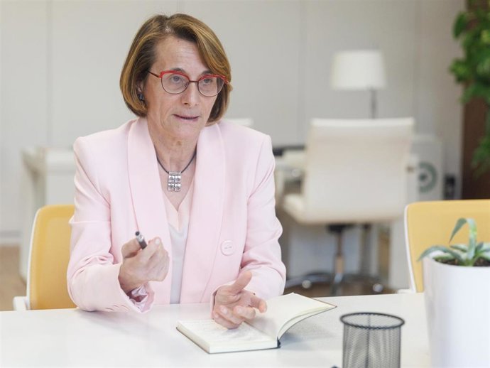 Archivo - La nueva presidenta de CRUE, Eva Alcón, durante una entrevista para Europa Press, a 7 de junio de 2023, en Madrid (España). La rectora de la Universitat Jaume I se convierte así en la segunda mujer en presidir la organización en sus 29 años de