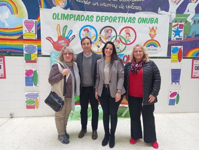 Visita del delegado territorial de Desarrollo Educativo y FP, Carlos Soriano, al CEIP Onuba de Huelva.