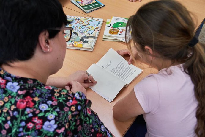 Archivo - Fomento de la lectura entre jóvenes