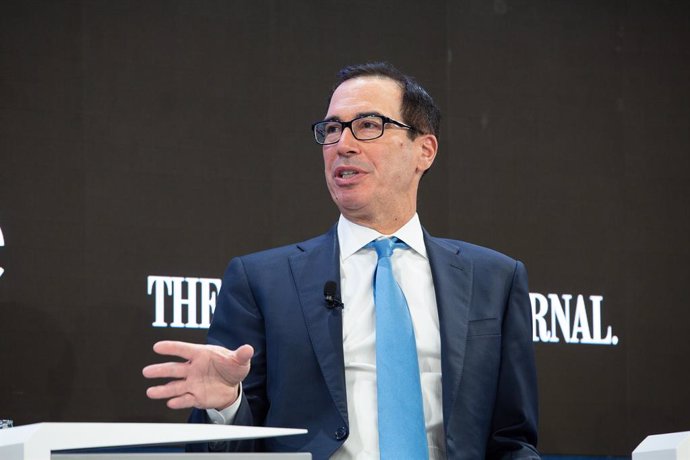 Archivo - HANDOUT - 21 January 2020, Switzerland, Davos: Steven Mnuchin, Secretary of the Treasury of the United States, speaks during the Testing America's Economic Resilience session at the 50th World Economic Forum Annual Meeting. Photo: Christian Clav