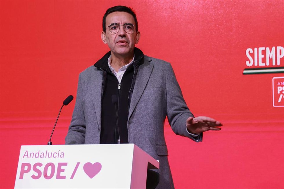 Archivo - El parlamentario autonómico del PSOE-A Mario Jiménez, en una rueda de prensa. (Foto de archivo).