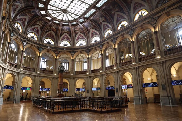 Vista general del Palacio de la Bolsa, a 13 de marzo de 2024, en Madrid (España).