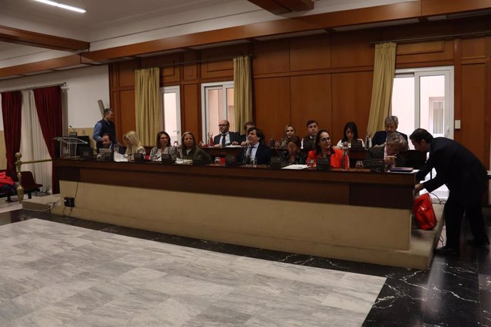 Bancada del gobierno municipal en el Pleno del Ayuntamiento de Córdoba.