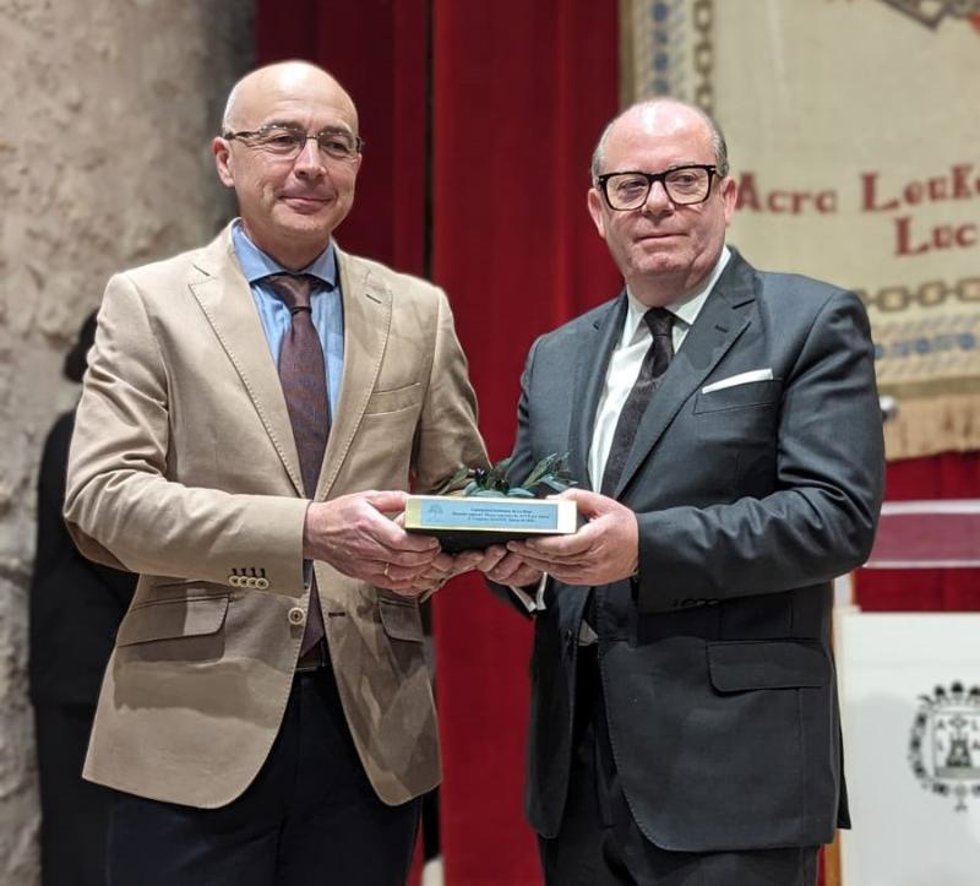 El director general de Desarrollo Rural, David Martín, ha recogido, en nombre del Ejecutivo riojano, la Mención Especial que la Asociación de la Defensa del Aceite de Oliva Virgen Extra (ADAOVE) le ha concedido a La Rioja