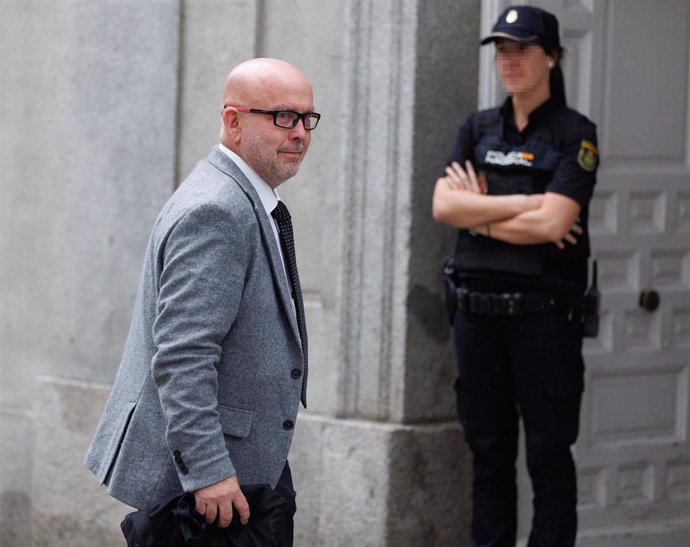 Archivo - El abogado del expresidente de la Gaeneralitat de Catalunya Carles Puigdemont, Gonzalo Boye, a su llegada al Tribunal Supremo, a 8 de junio de 2023, en Madrid (España). 
