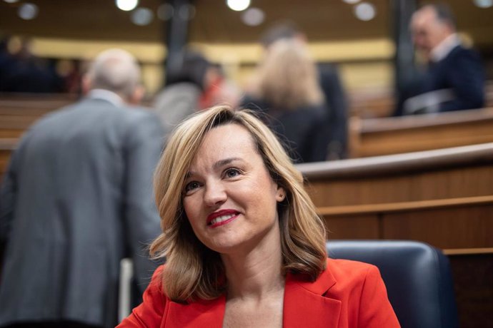 La ministra de Educación, Formación Profesional y Deporte, Pilar Alegría, durante una sesión plenaria, en el Congreso de los Diputados, a 14 de marzo de 2024, en Madrid (España). 