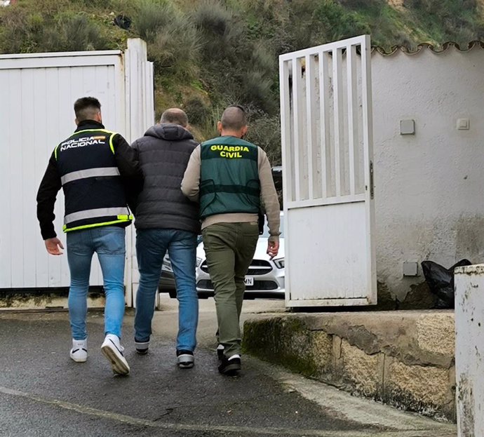 Detenido un vecino de Verín (Ourense) por una trama ilegal de tráfico de aves