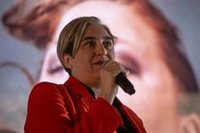 Colau a Aragons: "Podría haber llamado a Sánchez" para que el PSC levantara el veto de Hard Rock