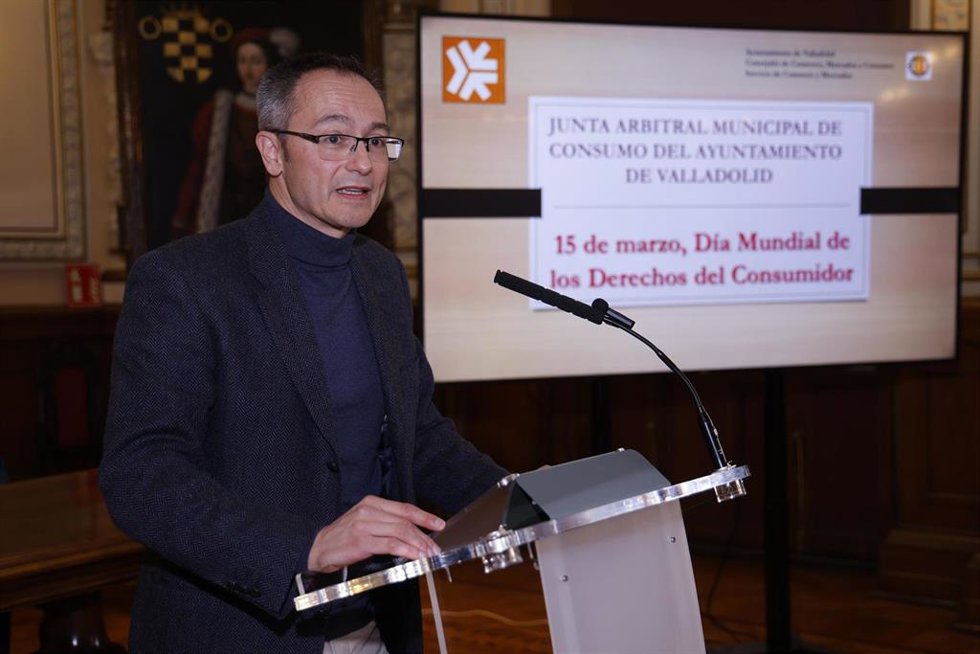 El concejal Víctor Martín, durante su exposición de los datos de la JAC.