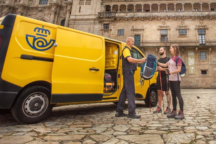Servicio de transporte de mochilas de Correos en Santiago de Compostela.