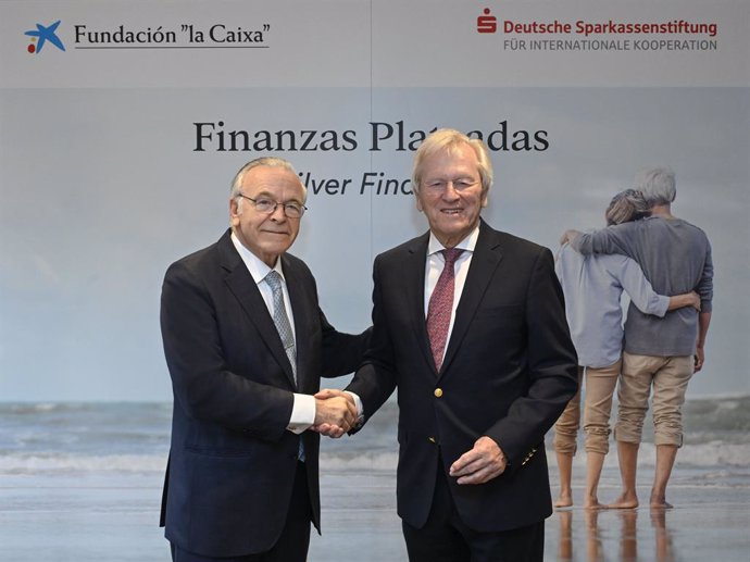 El presidente de la Fundación La Caixa, Isidro Fainé, y el presidente de la Sparkassenstiftung, Heinrich Haasis.