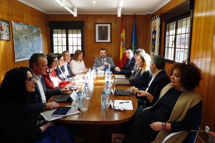 Reunión del Consejo de Gobierno del Principado en Caravia