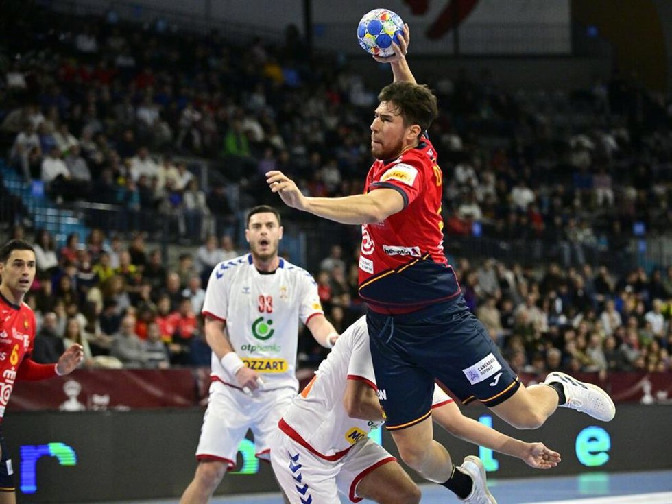 El jugador de los Hispanos Dani Dujshebaev en un partido con España