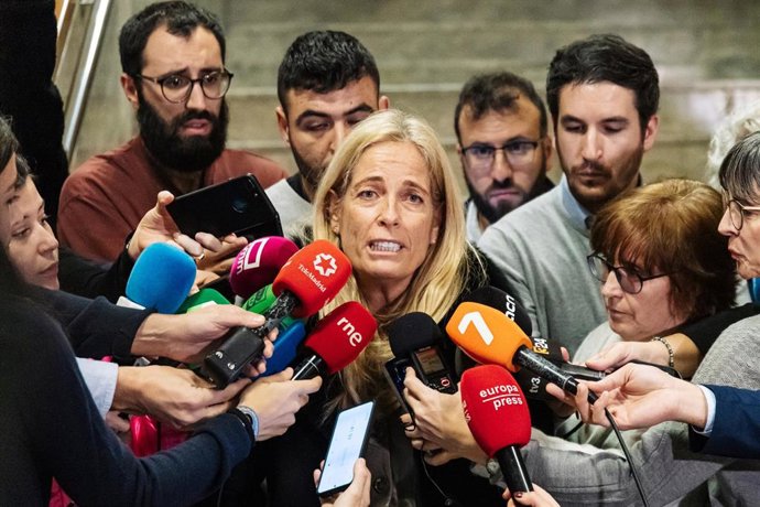 Archivo - La consejera de Economía, Hacienda y Empleo, Rocío Albert,  ofrece declaraciones a los medios durante la reunión del Consejo de Política Fiscal y Financiera (CPFF), en la sede del Ministerio.