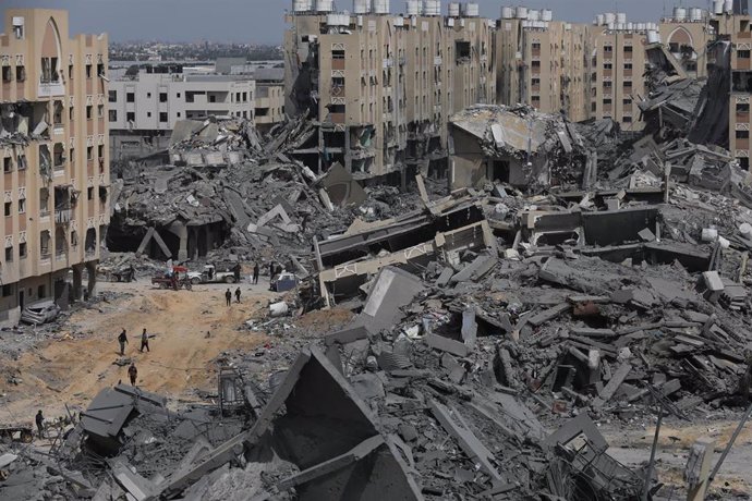 Edificios destruidos por bombardeos del Ejército de Israel contra la ciudad de Jan Yunis, en el sur de la Franja de Gaza (archivo)