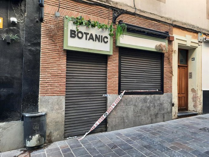 Los operarios van a descubrir otras partes de la estructura para realizar comprobaciones y descartar una afección a las viviendas del edificio