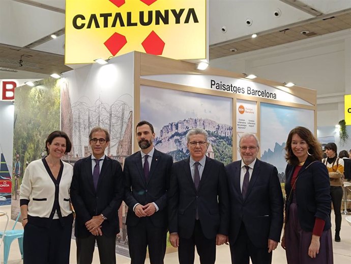 El conseller de Economía y Empresa de la Generalitat, Roger Torrent, y el presidente de Fira de Barcelona, Pau Relat, inauguran la edición 2024 del salón B-Travel