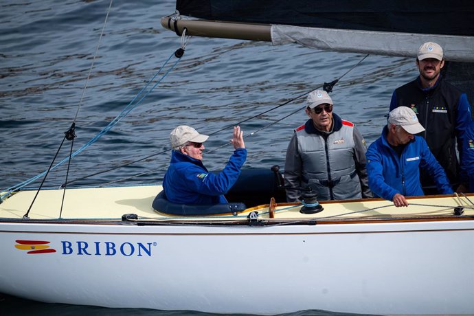 Juan Carlos I navega a bordo del 'Bribón' en la Ría de Pontvedra, a 15 de marzo de 2024, Sanxenxo (Pontevedra).