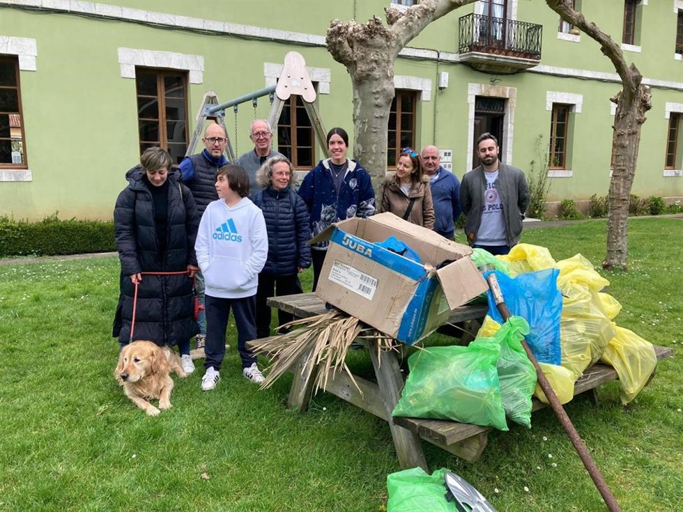 Paradores se suma a la campaña 'Basuraleza' para la recogida de residuos en el entorno de sus establecimientos