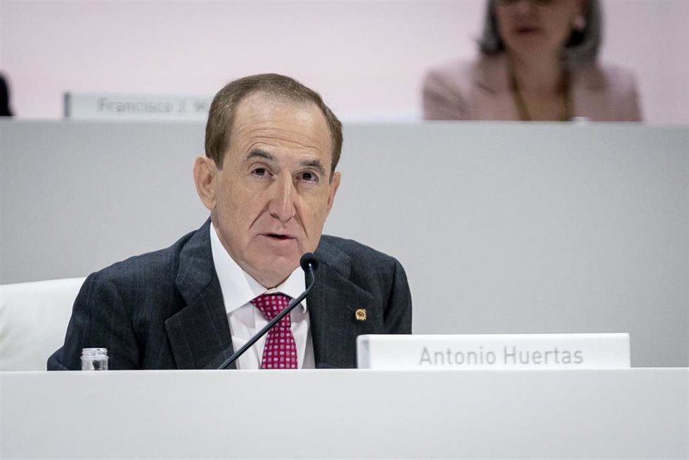 El presidente de Mapfre, Antonio Huertas, durante una junta general de accionistas de Mapfre,  en el Palacio Municipal de Congresos del Campo de las Naciones, a 15 de marzo de 2024, en Madrid (España).