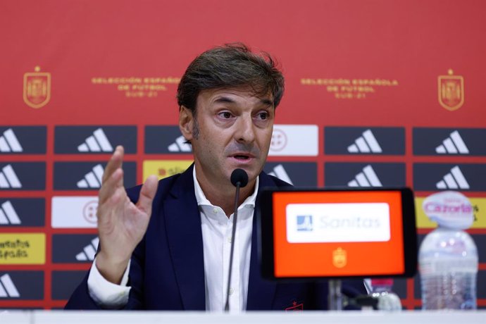 Archivo - Santi Denia, head coach of Spain Team U21, attends his press conference to talk about Luis Rubiales and give the list of players for the next matches of the team at Ciudad del Futbol on September 01, 2023, in Las Rozas, Madrid, Spain.