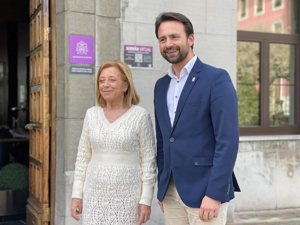 Amparo Antuña y Álvaro Queipo, en Noreña