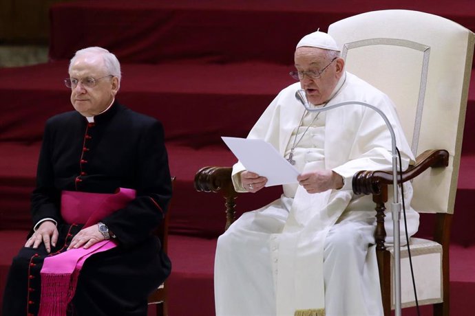 Archivo - El Papa, en una foto de archivo