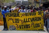 Decretan prisión preventiva para los policías sospechosos de la muerte de un estudiante de Ayotzinapa en México